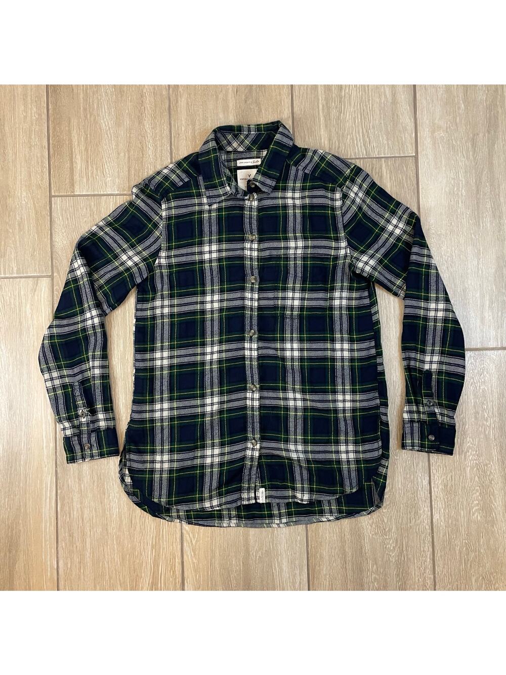 American Eagle Ahh Mazingly Soft Boyfriend Flannel Shirt Womens Small Plaid